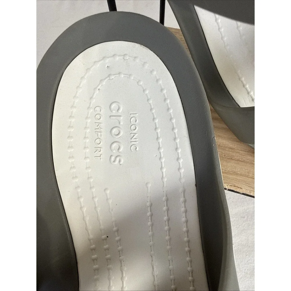 Crocs Women's Strappy Slip-On Sandals White & Gray US 10 Synthetic Upper Logo